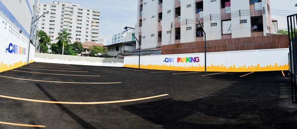 A18 Hotel Nonthaburi Bagian luar foto